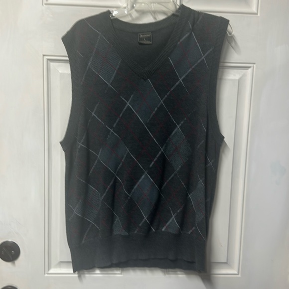 Large sweater vest in charcoal gray in new condition - Picture 1 of 4